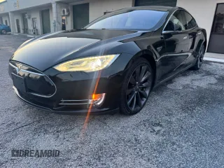 2014 Tesla Model S 60 with VIN 5YJSA1H10EFP49351, listed as a Copart auction lot 54173275 with 96,300 mi miles and Clean Title. Bid and sale history available at DreamBid. Image 2.