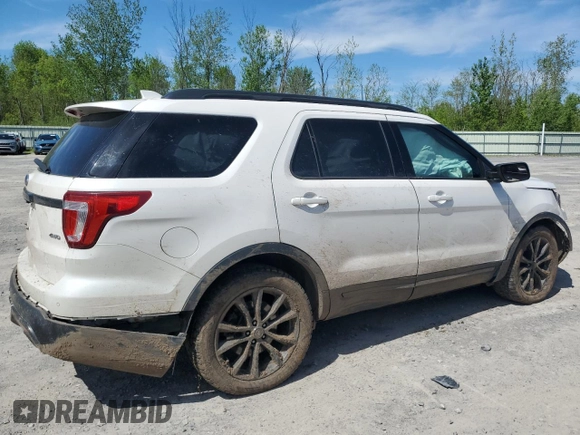 2017 Ford Explorer XLT z VIN 1FM5K8D89HGD75561, wystawiony jako Copart lot #57723505 z przebiegiem 100 274 mil mil oraz Szkoda całkowita • Salvage title. Historia ofert i sprzedaży dostępna na DreamBid. Obrazek 3.