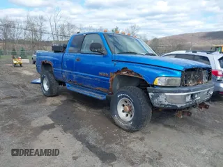 1998 Dodge Ram 2500 with VIN 1B7KF23D6WJ148755, listed as a IAAI auction lot 42001617 with 259,540 mi miles. Bid and sale history available at carsss.com. Image 1.