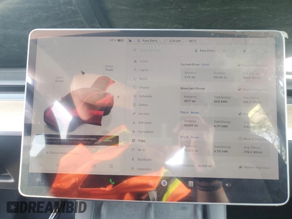 2024 Tesla Model Y Long Range z VIN 7SAYGDEE6RA261108, wystawiony jako Copart lot #55252805 z przebiegiem 16 932 mil mil oraz Szkoda całkowita • Salvage title. Historia ofert i sprzedaży dostępna na DreamBid. Obrazek 9.