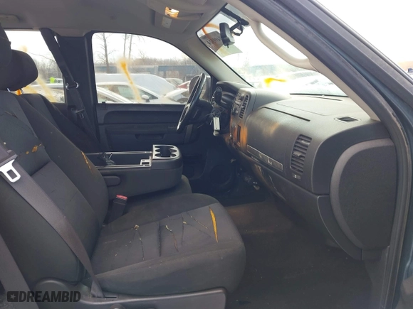 2012 Chevrolet Silverado 1500 LT with VIN 1GCRCSE01CZ261107, listed as a IAAI auction lot 41499324 with 172,799 mi miles. Bid and sale history available at carsss.com. Image 5.