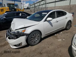 2014 Kia Cadenza Premium z VIN KNALN4D79E5135336, wystawiony jako Copart lot #55992905 z przebiegiem 143 730 mil mil oraz Szkody całkowita. Historia ofert i sprzedaży dostępna na DreamBid. Obrazek 1.