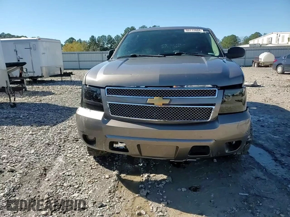 2013 Chevrolet Suburban LS z VIN 1GNWKLEG4DR113485, wystawiony jako Copart lot #80772604 z przebiegiem 183 622 mil mil oraz Szkoda całkowita • Salvage title. Historia ofert i sprzedaży dostępna na DreamBid. Obrazek 12.