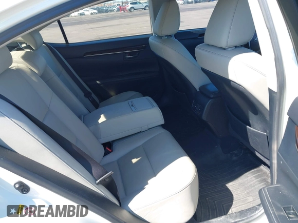 2013 Lexus ES 4dr Sdn with VIN JTHBK1GG5D2044256, listed as a IAAI auction lot 41924151 with 180,045 mi miles. Bid and sale history available at carsss.com. Image 8.