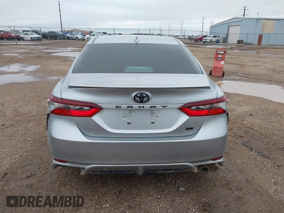 2022 Toyota Camry SE z VIN 4T1G11AK4NU690560, wystawiony jako IAAI lot #42183738 z przebiegiem 53 706 mil mil oraz . Historia ofert i sprzedaży dostępna na DreamBid. Obrazek 17.