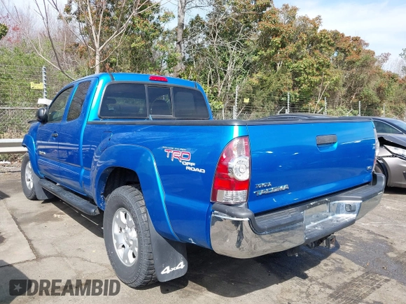 2011 Toyota Tacoma with VIN 5TFUU4EN1BX016557, listed as a IAAI auction lot 41836775 with 123,879 mi miles. Bid and sale history available at carsss.com. Image 3.