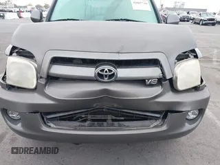 2007 Toyota Sequoia SR5 with VIN 5TDZT34A07S296602, listed as a IAAI auction lot 42067710 with 180,685 mi miles. Bid and sale history available at carsss.com. Image 6.