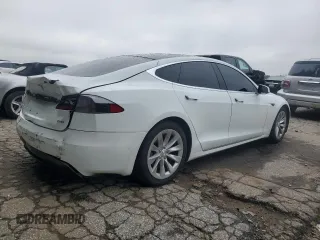 2016 Tesla Model S 90D z VIN 5YJSA1E23GF159354, wystawiony jako Copart lot #59682785 z przebiegiem 111 208 mil mil oraz Szkoda całkowita • Salvage title. Historia ofert i sprzedaży dostępna na DreamBid. Obrazek 3.