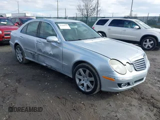 2007 Mercedes-Benz E-Class 3.5L with VIN WDBUF87X47X210117, listed as a IAAI auction lot 41508978 with 166,643 mi miles. Bid and sale history available at carsss.com. Image 1.