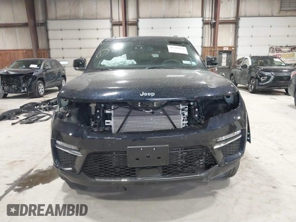2024 Jeep Grand Cherokee с VIN 1C4RJYB65R8582910, выставлен на аукционе IAAI как лот 41719656 с пробегом 9 176 миль миль и . История ставок и продаж доступна на DreamBid. Изображение 6.
