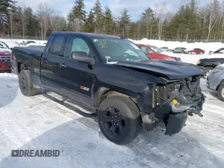 2017 Chevrolet Silverado 1500 LT with VIN 1GCVKRECXHZ262820, listed as a IAAI auction lot 41612608 with 152,577 mi miles. Bid and sale history available at carsss.com. Image 1.