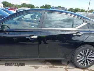 2023 Nissan Altima SV z VIN 1N4BL4DV2PN348799, wystawiony jako IAAI lot #42361675 z przebiegiem 54 285 mil mil oraz . Historia ofert i sprzedaży dostępna na DreamBid. Obrazek 13.