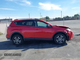 2017 Toyota RAV4 LE z VIN 2T3ZFREV2HW317056, wystawiony jako IAAI lot #41692139 z przebiegiem 66 102 mil mil oraz . Historia ofert i sprzedaży dostępna na DreamBid. Obrazek 13.