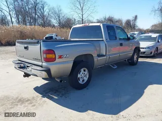 2001 Chevrolet Silverado 1500 LT with VIN 2GCEK19T911405962, listed as a IAAI auction lot 41640904 with 215,079 mi miles. Bid and sale history available at carsss.com. Image 4.
