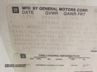 1990 Chevrolet Corvette z VIN 1G1YY3384L5108491, wystawiony jako IAAI lot #42566008 z przebiegiem 133 568 mil mil oraz . Historia ofert i sprzedaży dostępna na DreamBid. Obrazek 9.