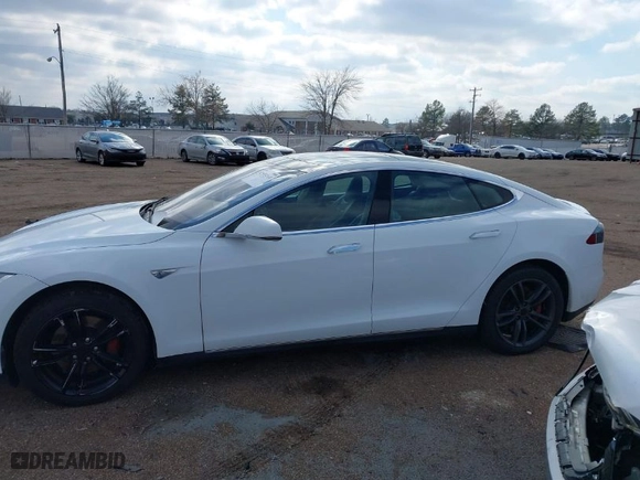 2014 Tesla Model S 60 kWh Battery with VIN 5YJSA1H15EFP50589, listed as a IAAI auction lot 41553114 with NaN miles. Bid and sale history available at carsss.com. Image 13.