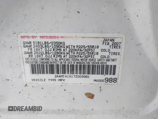 2007 Mitsubishi Outlander XLS z VIN JA4MT41X17Z009981, wystawiony jako IAAI lot #42198456 z przebiegiem 108 947 mil mil oraz . Historia ofert i sprzedaży dostępna na DreamBid. Obrazek 9.