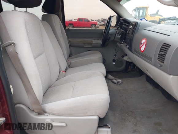 2008 GMC Sierra 1500 SLE1 z VIN 3GTEC13J28G129260, wystawiony jako IAAI lot #41703748 z przebiegiem 206 939 mil mil oraz . Historia ofert i sprzedaży dostępna na DreamBid. Obrazek 5.