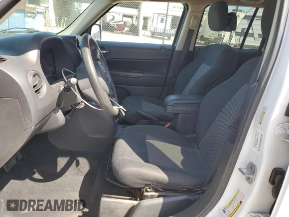 2011 Jeep Patriot Sport с VIN 1J4NT1GA7BD259883, выставлен на аукционе Copart как лот 52194175 с пробегом 184 150 миль миль и Списание • Salvage title. История ставок и продаж доступна на DreamBid. Изображение 7.