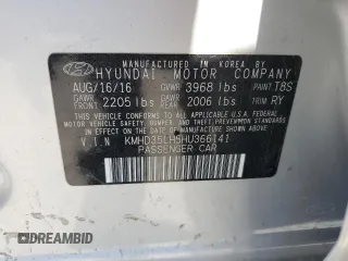 2017 Hyundai Elantra z VIN KMHD35LH5HU366141, wystawiony jako Copart lot #56356525 z przebiegiem 122 401 mil mil oraz Czysty tytuł • Clean title. Historia ofert i sprzedaży dostępna na DreamBid. Obrazek 12.