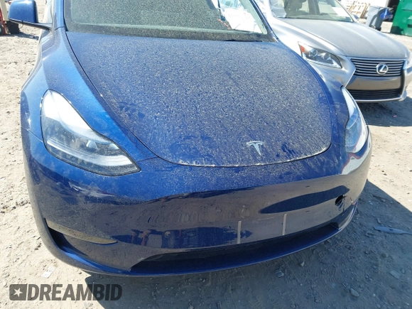 2024 Tesla Model Y Long Range with VIN 7SAYGDEE5RA329172, listed as a IAAI auction lot 41892147 with 8,030 mi miles and . Bid and sale history available at DreamBid. Image 12.