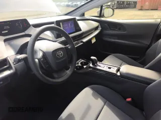 2024 Toyota Prius LE z VIN JTDADABU4R3013862, wystawiony jako Copart lot #74573904 z przebiegiem 6 mil mil oraz Czysty tytuł • Clean title. Historia ofert i sprzedaży dostępna na DreamBid. Obrazek 7.