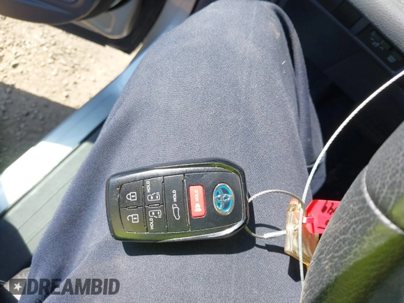 2022 Toyota Sienna XLE with VIN 5TDYRKEC1NS125049, listed as a IAAI auction lot 41984671 with 40,705 mi miles and . Bid and sale history available at DreamBid. Image 11.