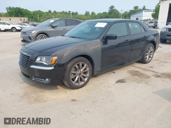 2014 Chrysler 300 S z VIN 2C3CCAGG8EH222645, wystawiony jako IAAI lot #42381766 z przebiegiem 254 710 mil mil oraz . Historia ofert i sprzedaży dostępna na DreamBid. Obrazek 17.