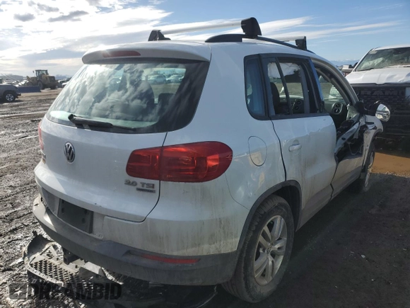 2015 Volkswagen Tiguan S z VIN WVGBV7AX7FW569427, wystawiony jako Copart lot #42190605 z przebiegiem 102 354 mil mil oraz Szkoda całkowita • Salvage title. Historia ofert i sprzedaży dostępna na DreamBid. Obrazek 3.