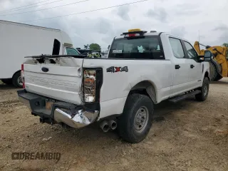 2020 Ford F-250 XL z VIN 1FT7W2BT6LEE28436, wystawiony jako Copart lot #47261765 z przebiegiem 117 061 mil mil oraz Szkoda całkowita • Salvage title. Historia ofert i sprzedaży dostępna na DreamBid. Obrazek 3.