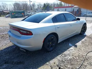 2020 Dodge Charger SXT z VIN 2C3CDXBG2LH144044, wystawiony jako IAAI lot #41690783 z przebiegiem 73 005 mil mil oraz . Historia ofert i sprzedaży dostępna na DreamBid. Obrazek 4.