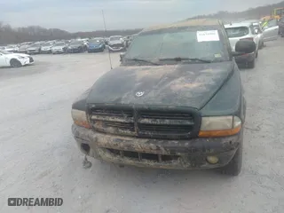 2000 Dodge Dakota Sport with VIN 1B7HG2AZ6YS661541, listed as a IAAI auction lot 41674406 with 204,117 mi miles. Bid and sale history available at carsss.com. Image 13.