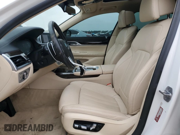 2021 BMW 7 Series 740i with VIN WBA7T2C09MCG32688, listed as a Copart auction lot 88122315 with 30,668 mi miles and Salvage title. Bid and sale history available at DreamBid. Image 7.