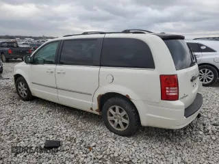 2010 Chrysler Town & Country Touring Plus with VIN 2A4RR8D10AR430966, listed as a Copart auction lot 55720095 with 170,128 mi miles and Clean Title. Bid and sale history available at DreamBid. Image 2.