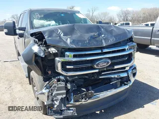 2020 Ford F-250 XL z VIN 1FT7W2BT0LEE94318, wystawiony jako IAAI lot #41831167 z przebiegiem 59 893 mil mil oraz . Historia ofert i sprzedaży dostępna na DreamBid. Obrazek 6.