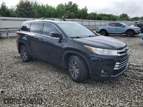 2018 Toyota Highlander SE z VIN 5TDJZRFHXJS821925, wystawiony jako Copart lot #56597305 z przebiegiem 36 232 mil mil oraz Szkoda całkowita • Salvage title. Historia ofert i sprzedaży dostępna na DreamBid. Obrazek 4.