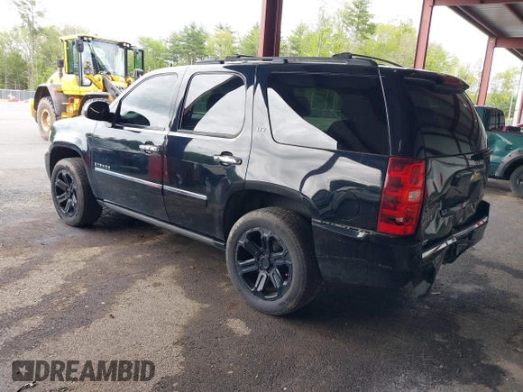2009 Chevrolet Tahoe LTZ z VIN 1GNFK330X9R219064, wystawiony jako IAAI lot #42261154 z przebiegiem 125 511 mil mil oraz . Historia ofert i sprzedaży dostępna na DreamBid. Obrazek 3.