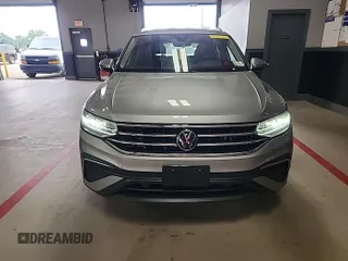 2024 Volkswagen Tiguan SE with VIN 3VV3B7AX5RM084940, listed as a IAAI auction lot 42731231 with 19,747 mi miles and . Bid and sale history available at DreamBid. Image 11.