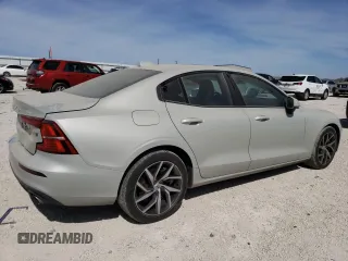 2019 Volvo S60 Momentum with VIN 7JRA22TK2KG001461, listed as a Copart auction lot 42370613 with 23,534 mi miles. Bid and sale history available at carsss.com. Image 3.