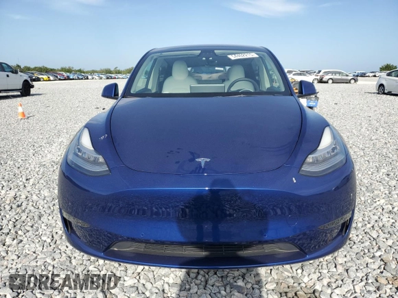 2022 Tesla Model Y Long Range z VIN 7SAYGDEE2NF433907, wystawiony jako Copart lot #54402215 z przebiegiem 44 765 mil mil oraz Szkody całkowita. Historia ofert i sprzedaży dostępna na DreamBid. Obrazek 5.