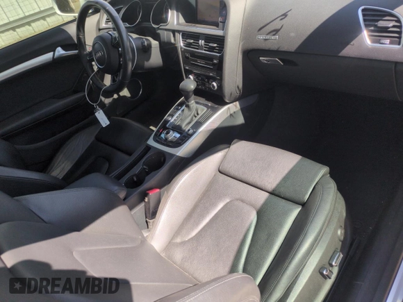 2014 Audi A5 Premium Plus z VIN WAULFAFR5EA010335, wystawiony jako Copart lot #55597995 z przebiegiem 83 426 mil mil oraz Szkoda całkowita • Salvage title. Historia ofert i sprzedaży dostępna na DreamBid. Obrazek 8.