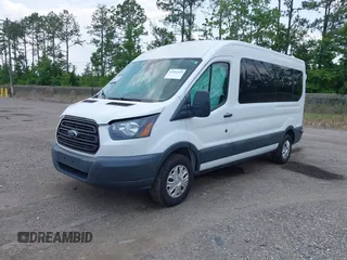 2017 Ford Transit z VIN 1FTYR2CM1HKB49066, wystawiony jako IAAI lot #42382169 z przebiegiem 42 150 mil mil oraz . Historia ofert i sprzedaży dostępna na DreamBid. Obrazek 2.