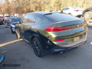 2022 BMW X6 xDrive40i with VIN 5UXCY6C01N9K27445, listed as a IAAI auction lot 41295221 with 28,328 mi miles. Bid and sale history available at carsss.com. Image 3.