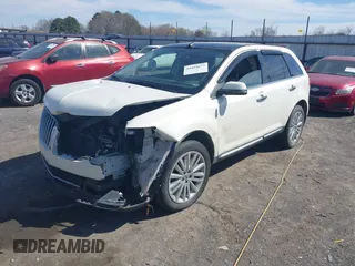 2013 Lincoln MKX with VIN 2LMDJ8JK2DBL19143, listed as a IAAI auction lot 41824677 with 172,336 mi miles. Bid and sale history available at carsss.com. Image 2.