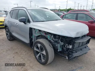 2024 Volvo XC40 Core Bright Theme with VIN YV4L12UK9R2309479, listed as a IAAI auction lot 42070479 with 8,402 mi miles and . Bid and sale history available at DreamBid. Image 1.