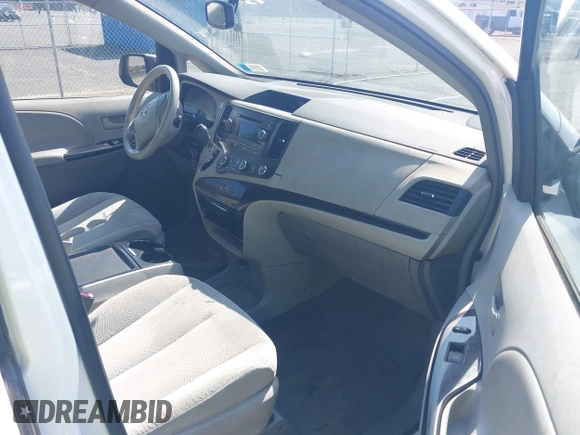 2011 Toyota Sienna LE AAS с VIN 5TDKK3DC7BS035000, выставлен на аукционе IAAI как лот 42571776 с пробегом 75 928 миль миль и . История ставок и продаж доступна на DreamBid. Изображение 5.