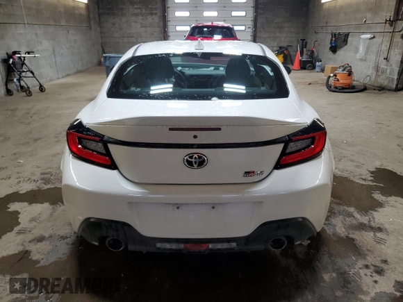 2024 Toyota 86 Premium with VIN JF1ZNBE1XR9751630, listed as a Copart auction lot 89382405 with 13,119 mi miles and Salvage Title. Bid and sale history available at DreamBid. Image 6.