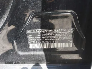 2007 Mercedes-Benz E 550 z VIN WDBUF72X57B021832, wystawiony jako IAAI lot #42383326 z przebiegiem 136 460 mil mil oraz . Historia ofert i sprzedaży dostępna na DreamBid. Obrazek 9.