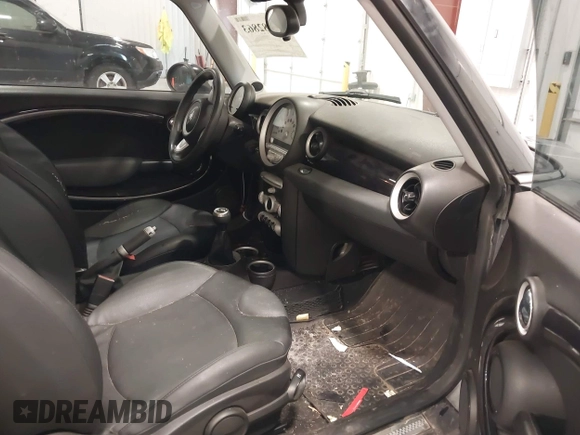 2008 MINI Hardtop S with VIN WMWMF73568TT87094, listed as a IAAI auction lot 42382863 with 114,764 mi miles and . Bid and sale history available at DreamBid. Image 5.
