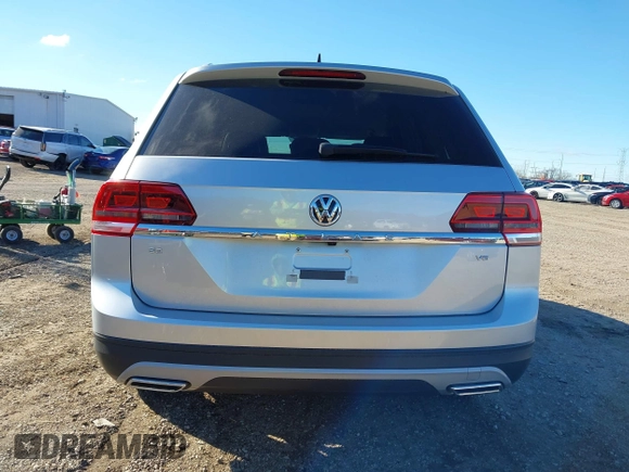 2018 Volkswagen Atlas SE with VIN 1V2DR2CA5JC533628, listed as a IAAI auction lot 40849747 with 109,838 mi miles and . Bid and sale history available at DreamBid. Image 17.